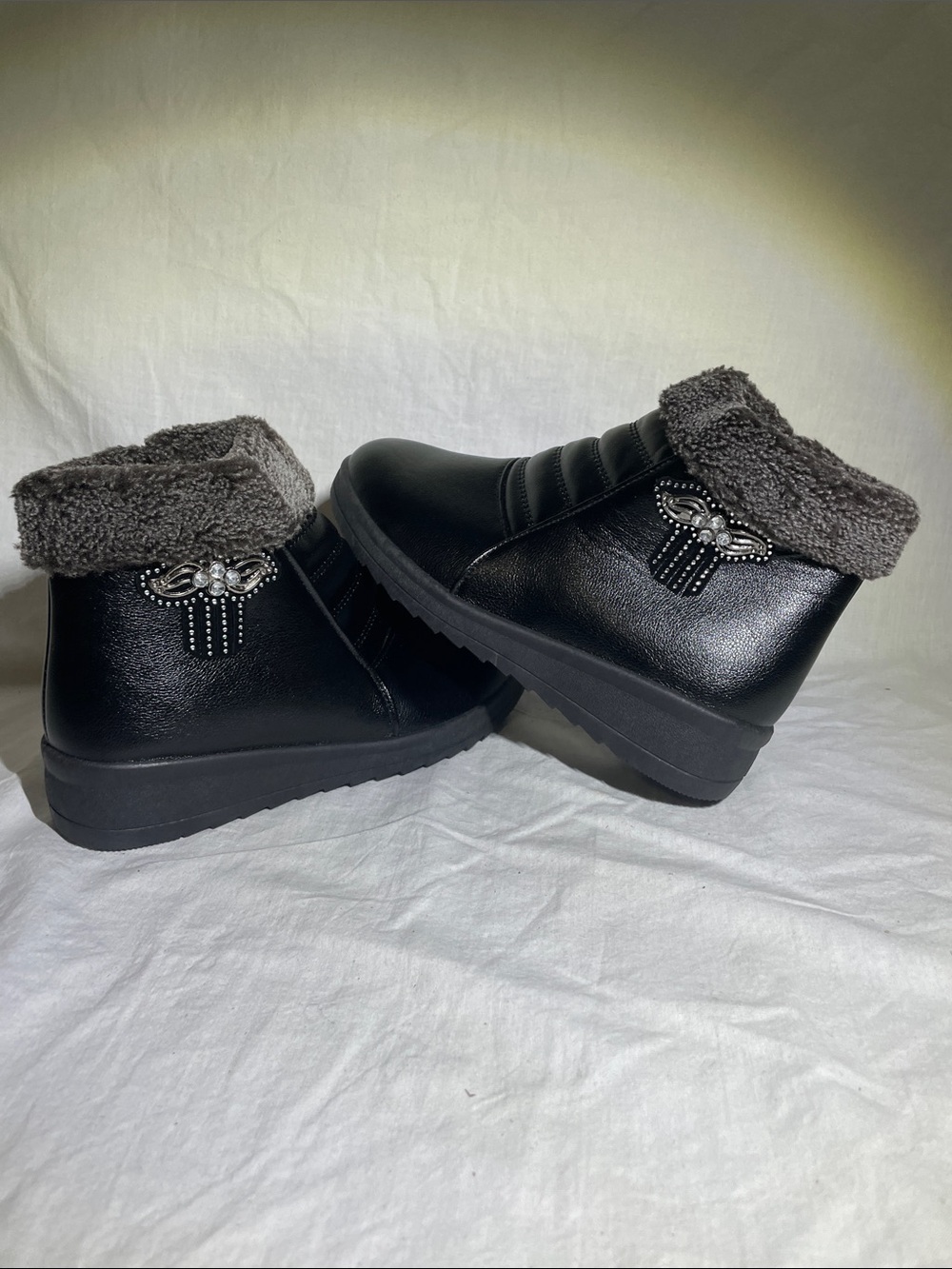 Black Faux-Leather Winter Ankle Boots with Gray Faux-Fur Cuff US women’s 4.5